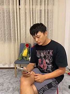 Snapshot of Acuteman chatting on 10-13-25, 04:40 Acuteman online show from 10-13-25, 04:40