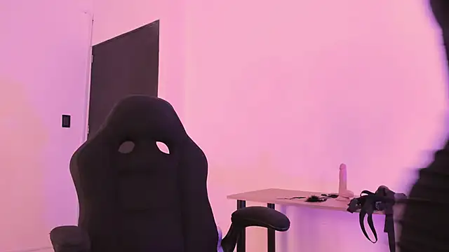 AnnaraLein online show from 10-22-25, 03:29