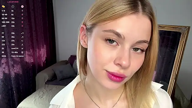 Snapshot of Lil_Elisa chatting on 09-16-25, 10:49 Lil Elisa online show from 09-16-25, 10:49