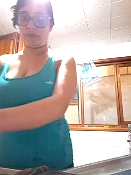 Snapshot of Monse--145 chatting on 10-09-25, 02:26 Monse--145 online show from 10-09-25, 02:26