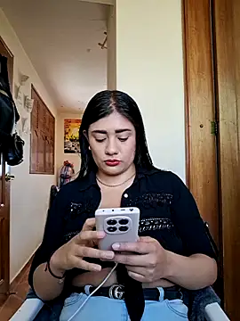 Snapshot of Monse--145 chatting on 11-07-25, 02:50 Monse--145 online show from 11-07-25, 02:50