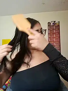 Snapshot of Monse--145 chatting on 11-26-25, 03:35 Monse--145 online show from 11-26-25, 03:35