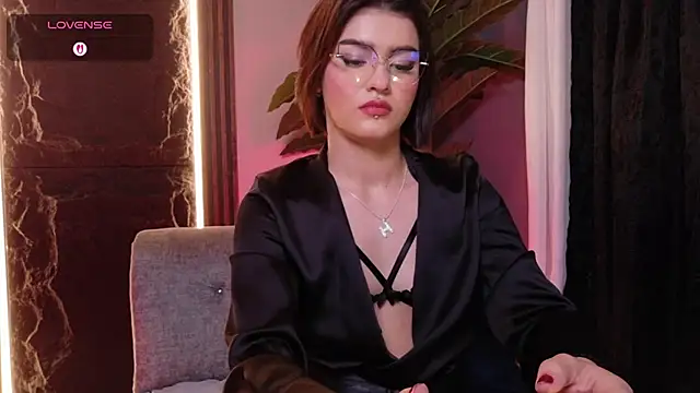 La Diabla 111  online show from 10-28-25, 07:27