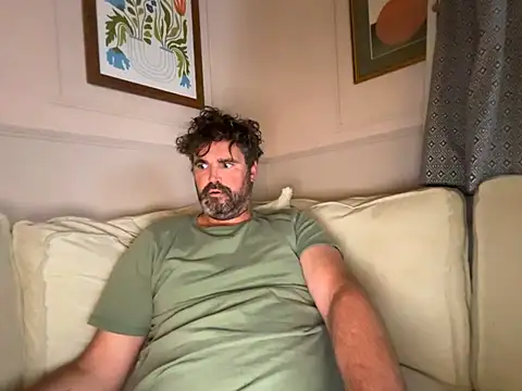 Snapshot of CyprioteWhitefly chatting on 06-11-26, 09:35 CyprioteWhitefly online show from 06-11-26, 09:35