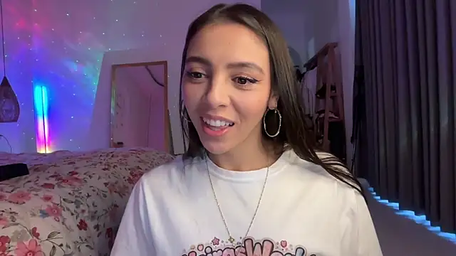 Snapshot of keirasworld chatting on 06-08-26, 01:28 keirasworld online show from 06-08-26, 01:28