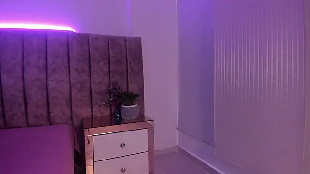 Ambeer fox  online show from 04-21-26, 12:33