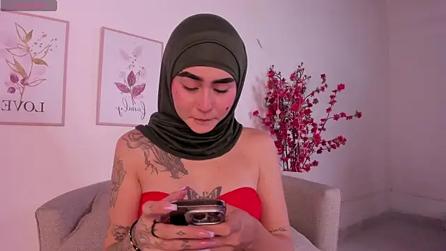 Snapshot of seraphine_arabic chatting on 07-17-26, 03:29 seraphine arabic online show from 07-17-26, 03:29