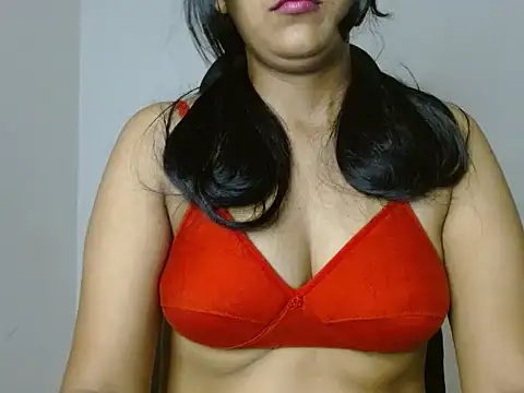 Snapshot of priya_022 chatting on 10-06-25, 03:09 priya 022 online show from 10-06-25, 03:09