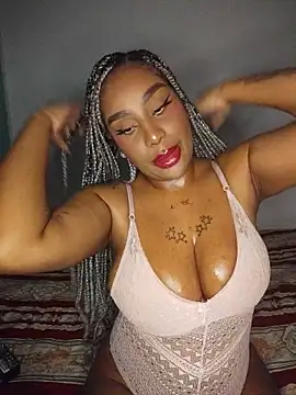 Queen Amara online show from 06-16-26, 03:53