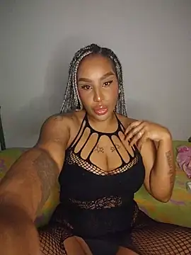 Queen Amara online show from 06-19-26, 04:17