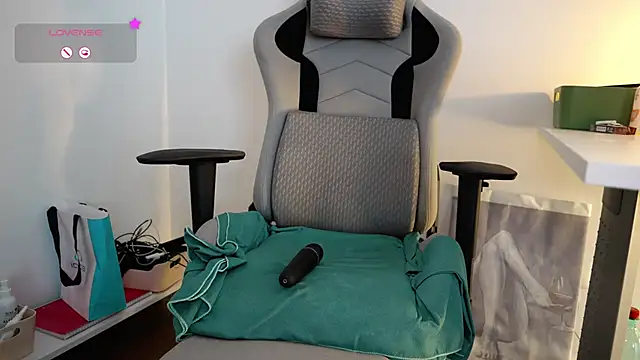 GingerAleMILF online show from 09-18-25, 07:54