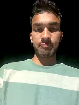 Snapshot of cutekaran chatting on 10-19-25, 05:13 cutekaran online show from 10-19-25, 05:13