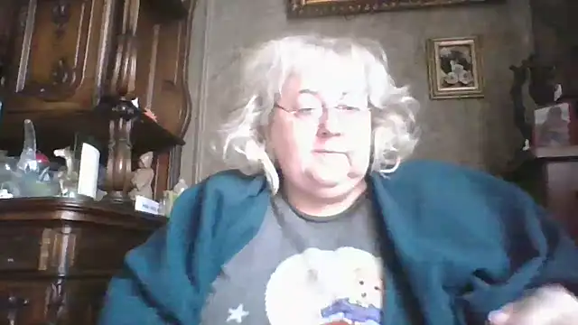 Lala-Love56 online show from 10-31-25, 05:52