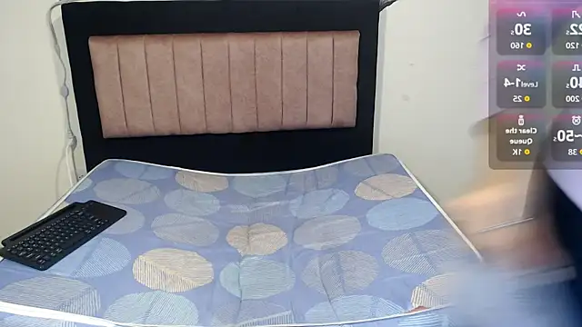 Valeryxs online show from 12-15-25, 08:13