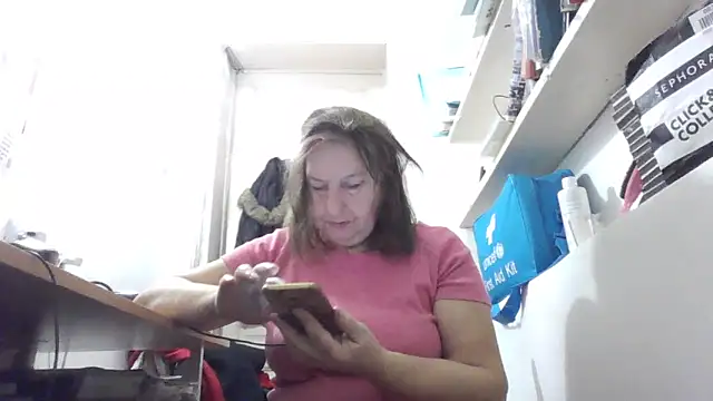 AnnaLive570 online show from 12-19-25, 05:25