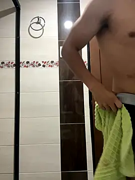 0anonimo bottom1 online show from 09-10-25, 01:49