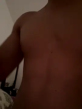 0anonimo bottom1 online show from 09-10-25, 07:58