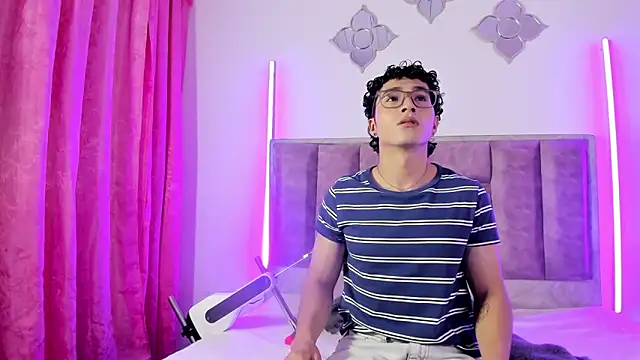 0anonimo bottom1 online show from 09-14-25, 07:46