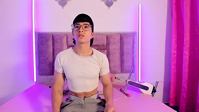 0anonimo bottom1 online show from 10-03-25, 12:57