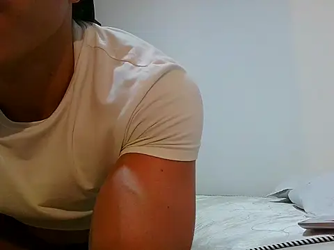 0anonimo bottom1 online show from 04-14-26, 03:34