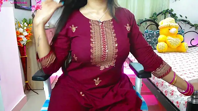 WildDimpi 0 online show from 11-01-25, 06:21