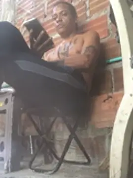 elpeluchenegroxxx3 online show from 04-12-26, 05:40