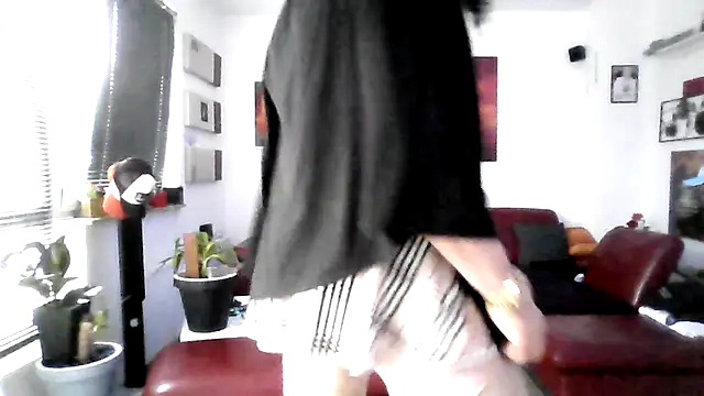 hellgirl1980 online show from 09-09-25, 04:39