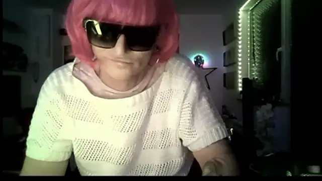 Snapshot of hellgirl1980 chatting on 04-23-26, 11:29 hellgirl1980 online show from 04-23-26, 11:29