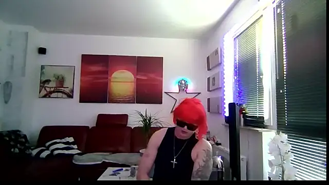 Snapshot of hellgirl1980 chatting on 04-24-26, 05:26 hellgirl1980 online show from 04-24-26, 05:26