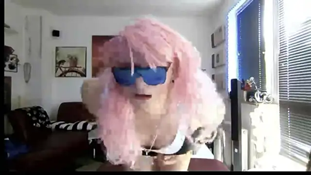 Snapshot of hellgirl1980 chatting on 04-27-26, 12:36 hellgirl1980 online show from 04-27-26, 12:36