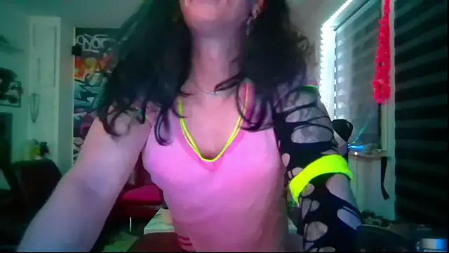 Snapshot of hellgirl1980 chatting on 05-15-26, 07:54 hellgirl1980 online show from 05-15-26, 07:54
