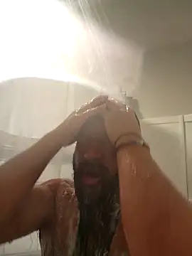 Snapshot of Mysiknaruto chatting on 11-08-25, 09:24 Mysiknaruto online show from 11-08-25, 09:24