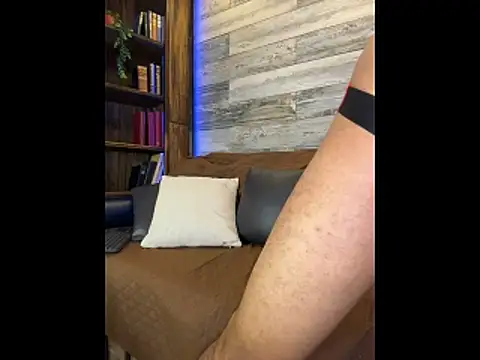 B Wild online show from 03-01-26, 04:03