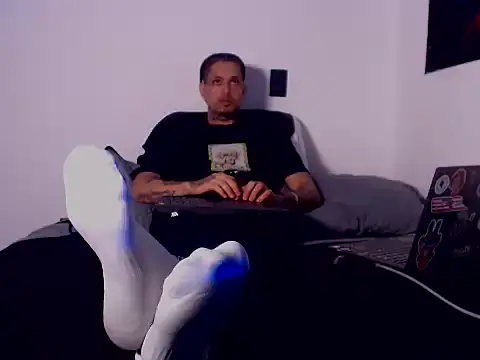 MASTER PIG FARMER online show from 10-25-25, 04:42