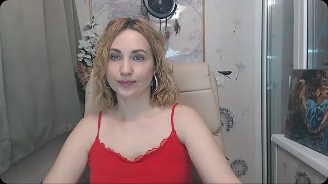 Snapshot of KatrinAlluring chatting on 12-18-25, 04:40 KatrinAlluring online show from 12-18-25, 04:40