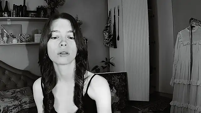 Snapshot of Yoka_paradoXXX chatting on 05-15-26, 08:32 Yoka paradoXXX online show from 05-15-26, 08:32