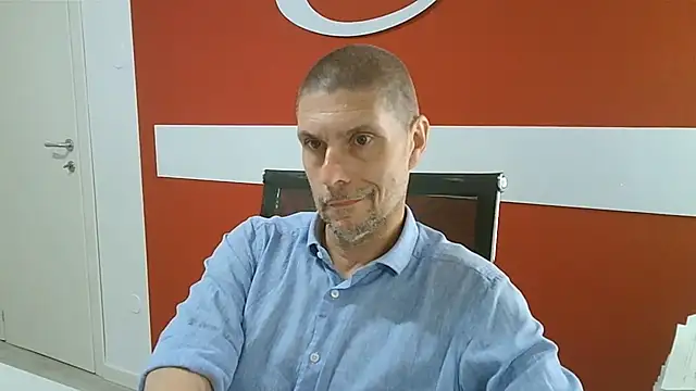 Snapshot of max79ve31 chatting on 06-19-26, 12:20 max79ve31 online show from 06-19-26, 12:20