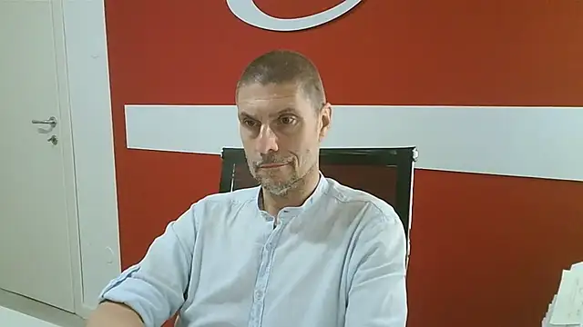 Snapshot of max79ve31 chatting on 06-22-26, 11:40 max79ve31 online show from 06-22-26, 11:40