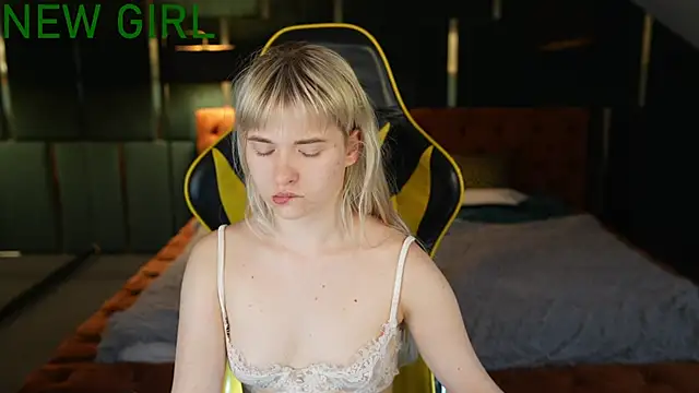 Snapshot of Ava_kiss054 chatting on 05-02-26, 02:33 Ava kiss054 online show from 05-02-26, 02:33
