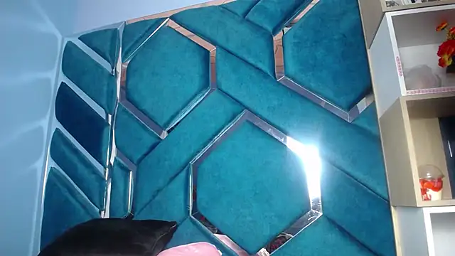 Snapshot of Lea_Sweetly chatting on 09-20-25, 01:23 Lea Sweetly online show from 09-20-25, 01:23