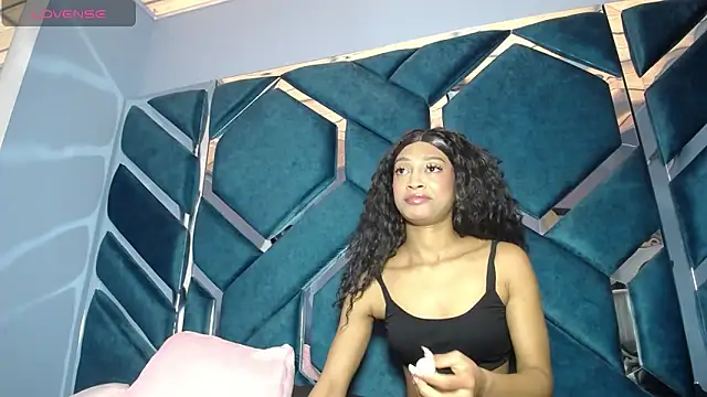 Snapshot of Lea_Sweetly chatting on 11-08-25, 01:22 Lea Sweetly online show from 11-08-25, 01:22