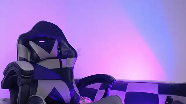 GwenHazel online show from 12-03-25, 11:41