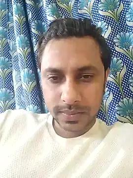 Snapshot of Flybye_0009 chatting on 04-10-26, 06:23 Flybye 0009 online show from 04-10-26, 06:23