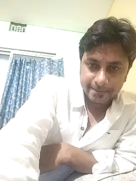 Snapshot of Flybye_0009 chatting on 06-10-26, 12:48 Flybye 0009 online show from 06-10-26, 12:48