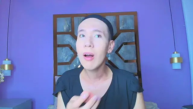 Electra Gosselin online show from 10-04-25, 11:41