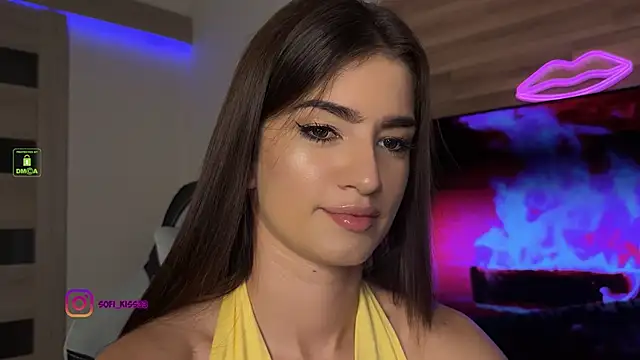 Snapshot of SofI-Play chatting on 09-17-25, 07:48 SofI-Play online show from 09-17-25, 07:48