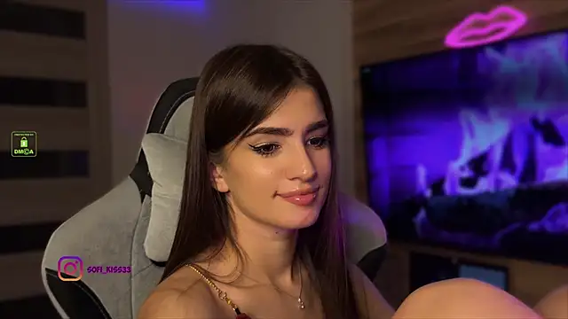 Snapshot of SofI-Play chatting on 09-25-25, 06:44 SofI-Play online show from 09-25-25, 06:44