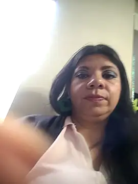 kinky momm online show from 10-23-25, 01:43