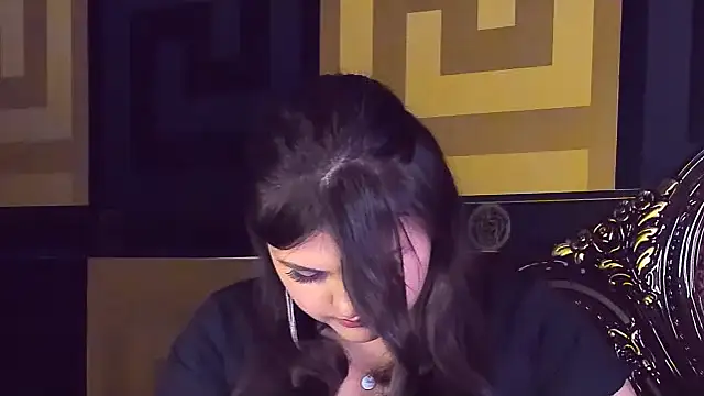 Snapshot of UR_BELLA chatting on 10-10-25, 03:55 UR BELLA online show from 10-10-25, 03:55