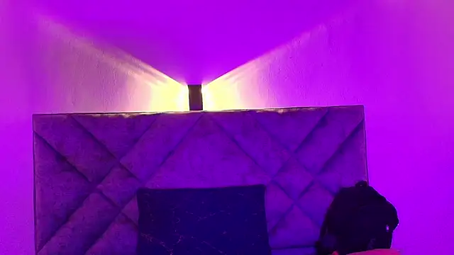 Snapshot of Shantey_Laurent chatting on 09-19-25, 01:45 Shantey Laurent online show from 09-19-25, 01:45